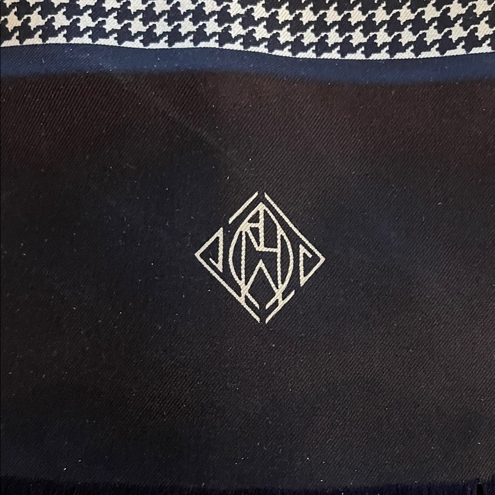 Vintage old money silk Ralph Lauren Black and White Houndstooth Scarf - Picture 3 of 9